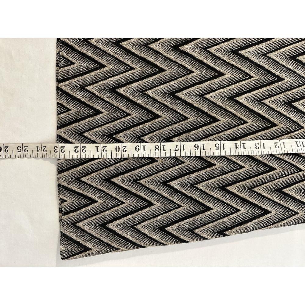 Giorgio Armani Skirt Size‎ 40 Wool Blend A-line Black Beige Chevron  Italy 29x23 - Picture 6 of 6